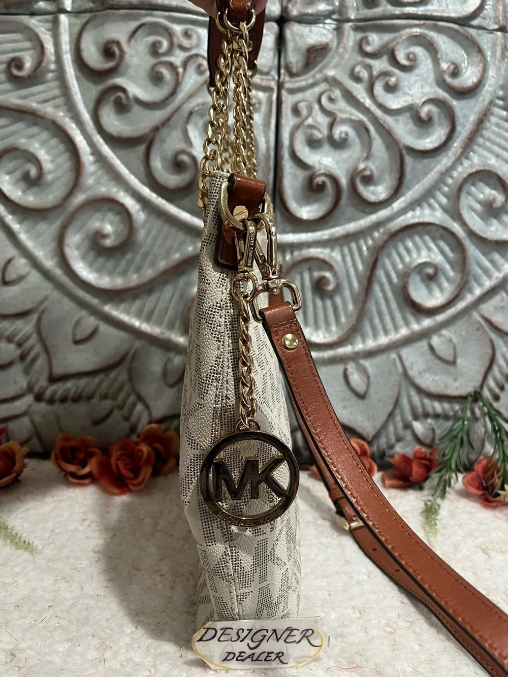 MICHAEL Kors Jet Set Vanilla Signature Logo Slim Bag